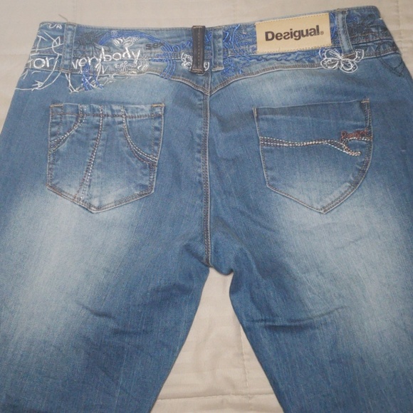 **SOLD**Desigual Jeans - Picture 5 of 7